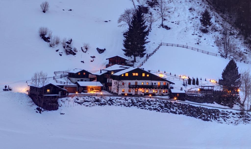 Lechnerhof Bed and Breakfast Lutago Exteriör bild